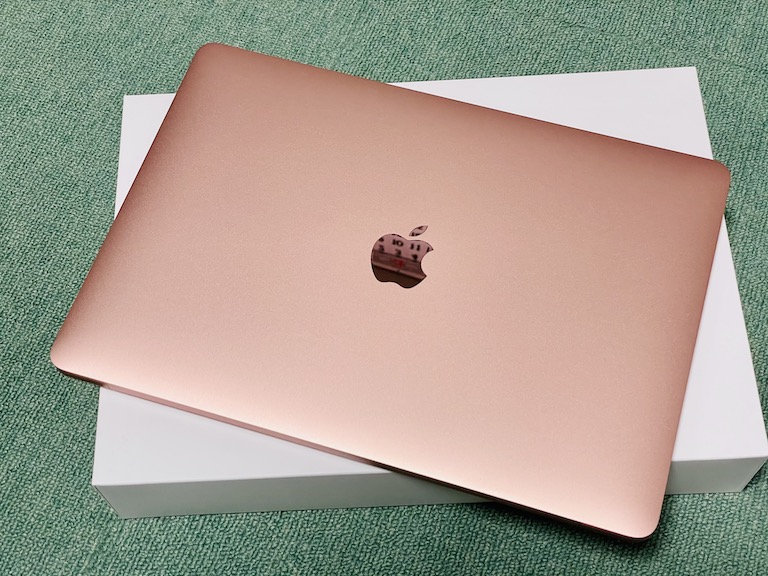 送料無料・半額  美品 ゴールド 13インチ M1チップ搭載 Air MacBook ノートPC